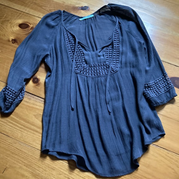 Maurice’s Top - Picture 4 of 7